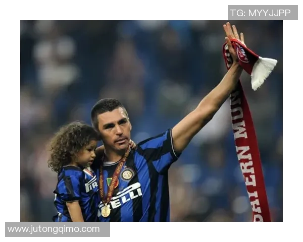 足球退役球星强势回归引发热议 新赛季再战绿茵场展现传奇风采 足球退役球星强势回归引发热议 新赛季再战绿茵场展现传奇风采